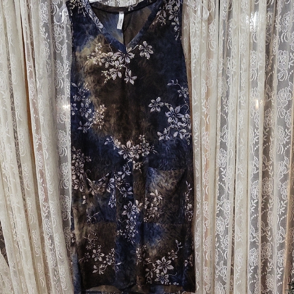 Magic Fit NWOT Womens Size M Floral Sleeveless Dress With Pockets